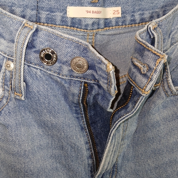 Levi's Baggy Jeans Women 25 Blue Light Wash 94 Baggy Distressed Taper Skater - Picture 6 of 15